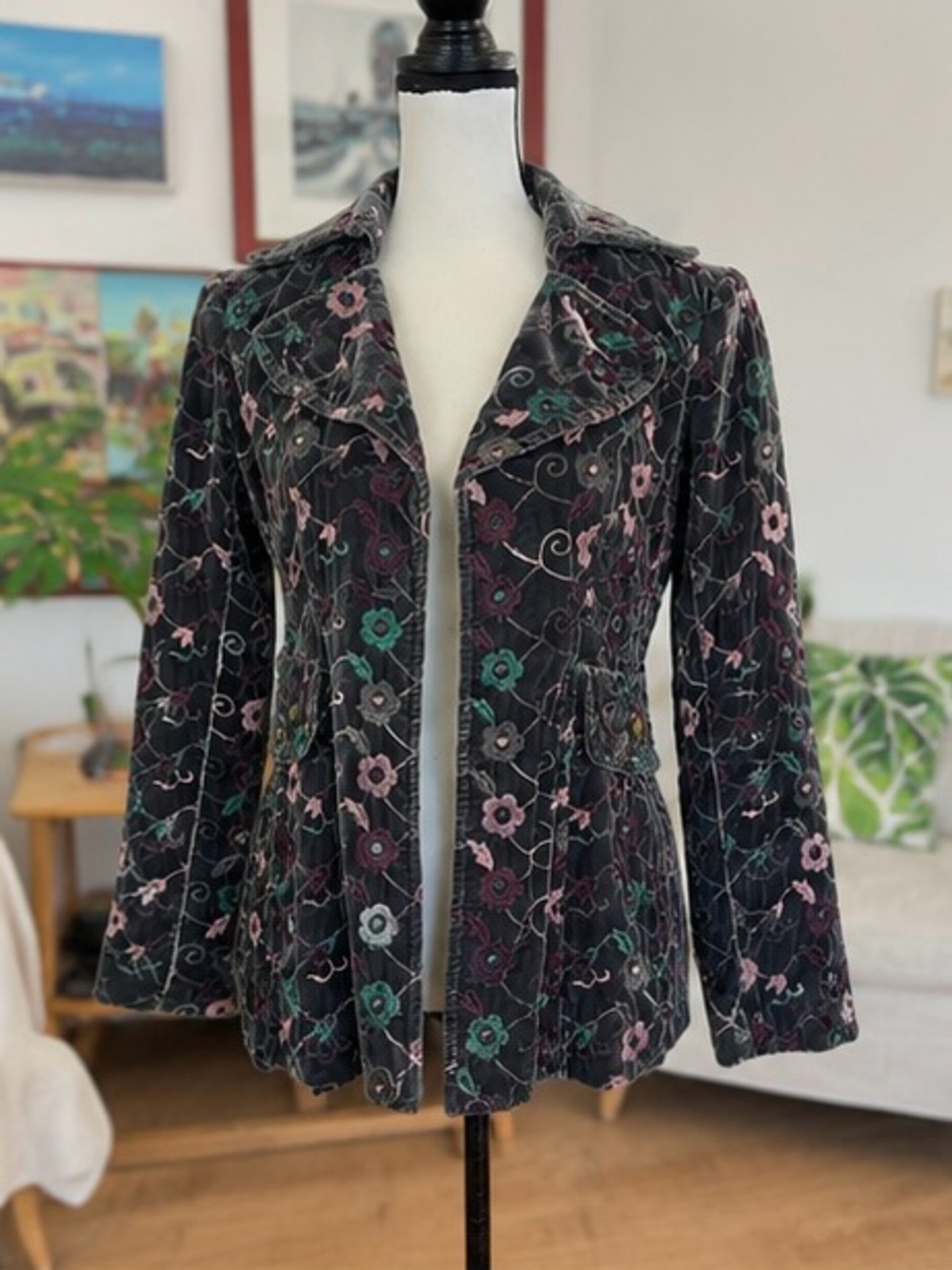 Nanette Lepore exquisitely embroidered jacket size 8 - Rare Vintage
